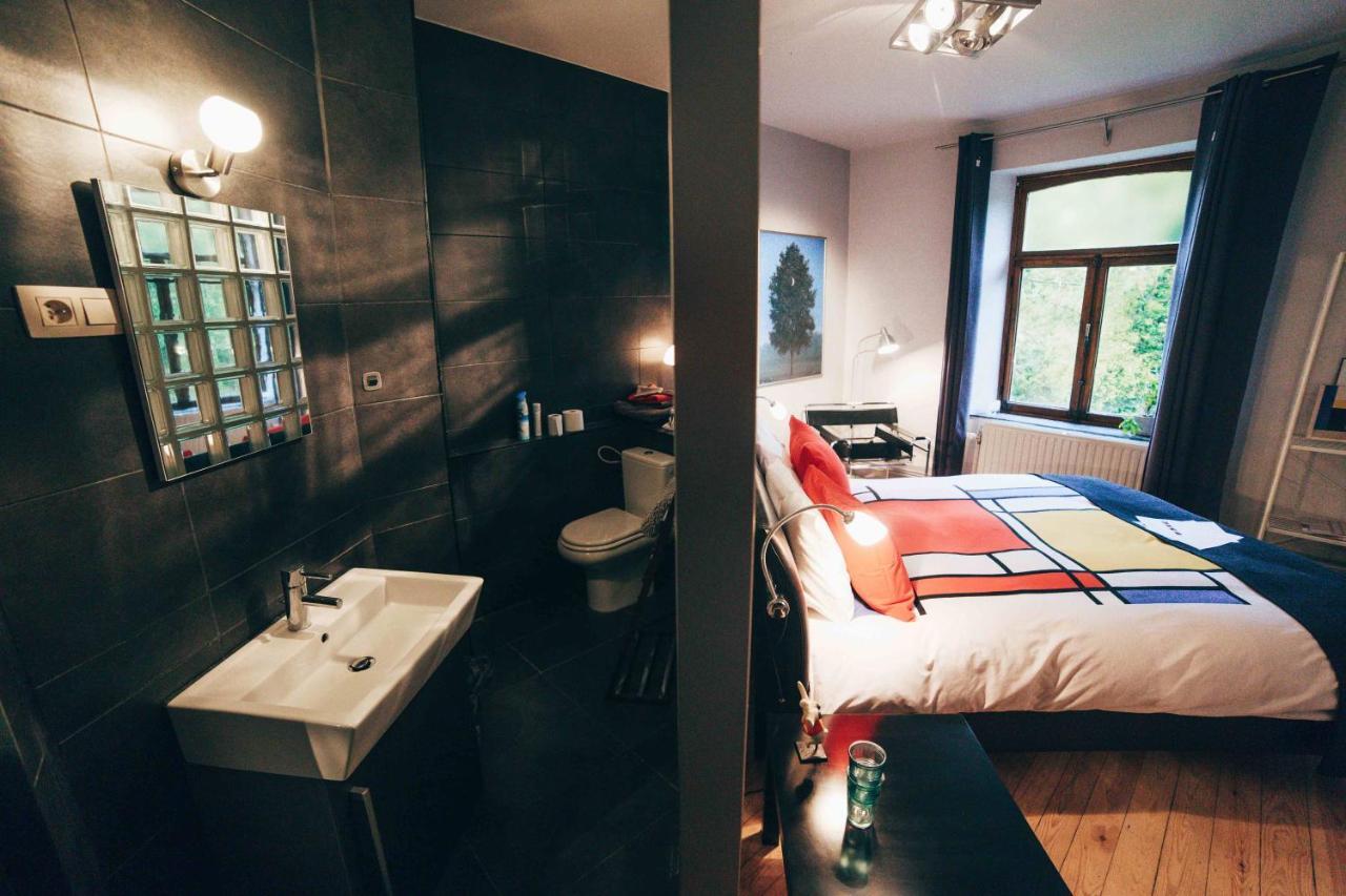 Au Plaisir Hotel Hastiere-par-dela Bagian luar foto