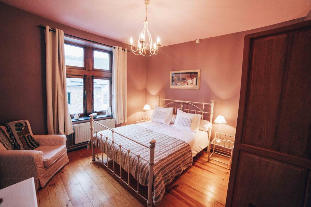 Au Plaisir Hotel Hastiere-par-dela Bagian luar foto